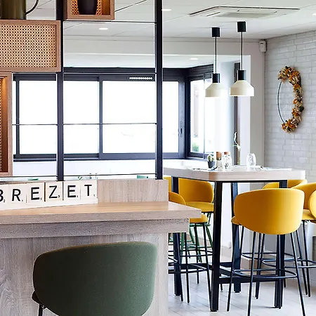 Hotel Campanile Nature - Ferrand Le Brezet