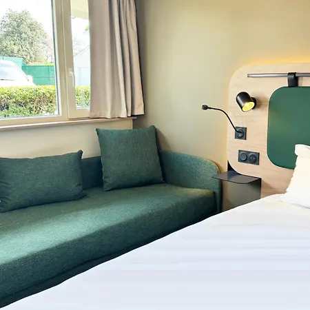 Hotel Campanile Nature - Ferrand Le Brezet