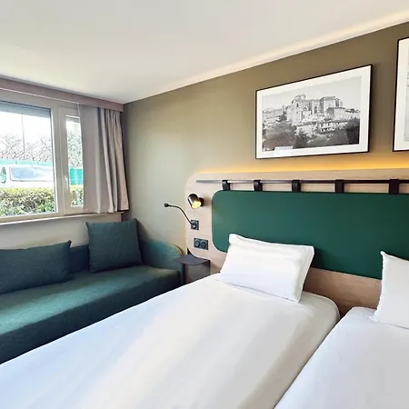 Hotel Campanile Nature - Ferrand Le Brezet 3*