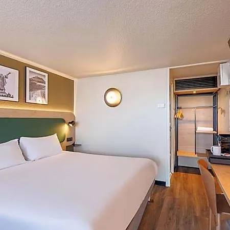 Campanile Nature - Ferrand Le Brezet Отель 3*