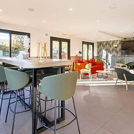 Campanile Nature - Ferrand Le Brezet Отель 3*