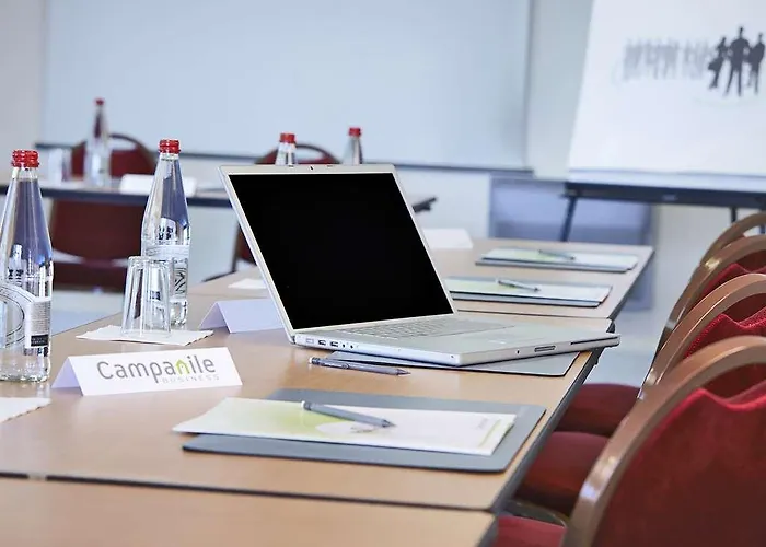 Campanile Nature - Ferrand Le Brezet 3*