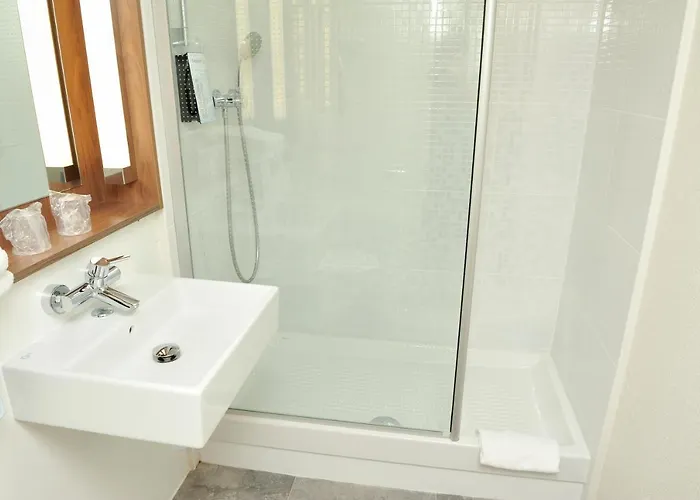 Campanile Nature - Ferrand Le Brezet 3*