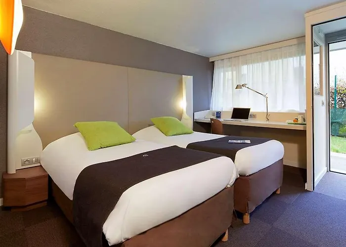 Campanile Nature - Ferrand Le Brezet Otel