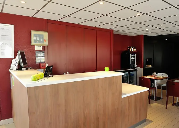 Campanile Nature - Ferrand Le Brezet Hotel 3*