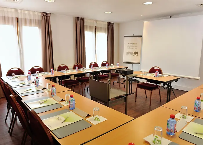 Campanile Nature - Ferrand Le Brezet Otel 3*