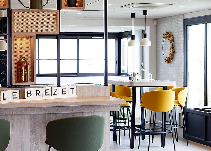 Hotel Campanile Nature - Ferrand Le Brezet