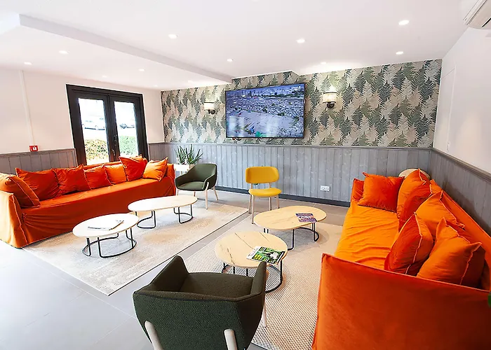 Hotel Campanile Nature - Ferrand Le Brezet