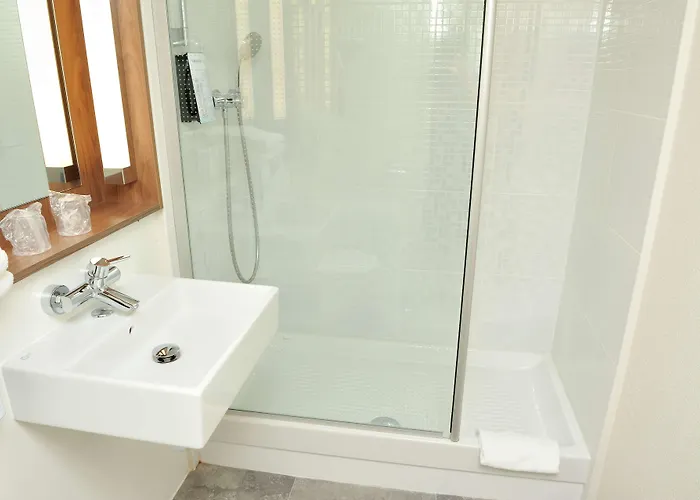 Campanile Nature - Ferrand Le Brezet Hotel 3*