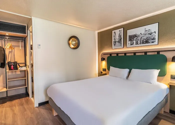 Hotel Campanile Nature - Ferrand Le Brezet 3*