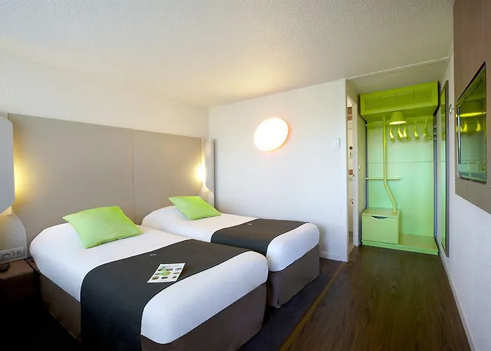 Hotel Campanile Nature - Ferrand Le Brezet